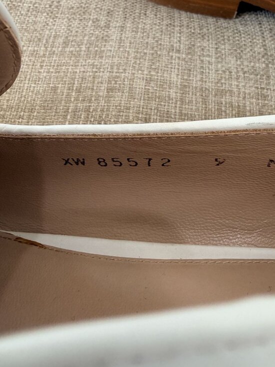 Stuart Weitzman White Leather Tassel Loafers Women’s Size 9M - Picture 7 of 9